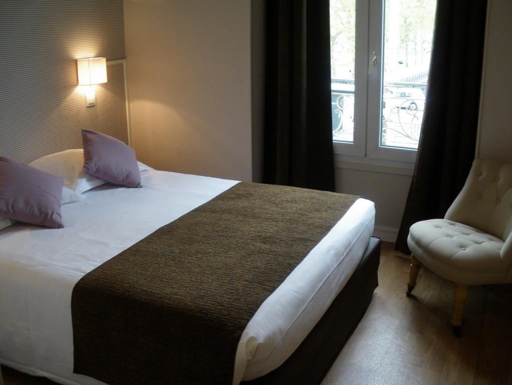 Le Royalty Hotel Angers Exterior photo